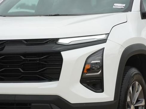 Used 2026 Chevrolet Equinox LT image 4