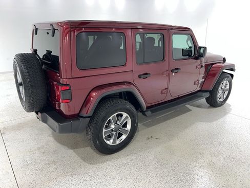 Used 2021 Jeep Wrangler Unlimited Sahara AWD/4WD image 5