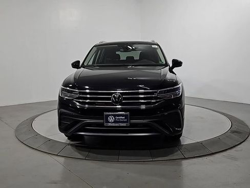Certified 2024 Volkswagen Tiguan SE w/ Panoramic Sunroof Package image 10