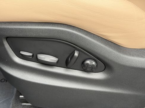 Certified 2024 Porsche Cayenne Turbo AWD/4WD image 27