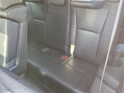 Used 2022 Toyota Highlander Limited image 14