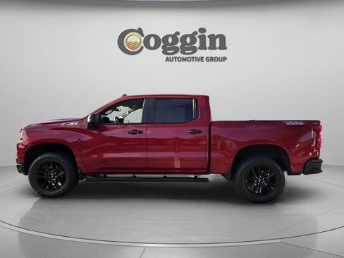 Used 2025 Chevrolet Silverado 1500 LT Trail Boss w/ Convenience Package II image 2