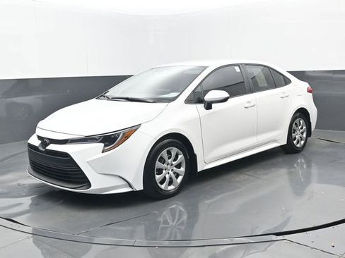 Used 2025 Toyota Corolla LE image 22