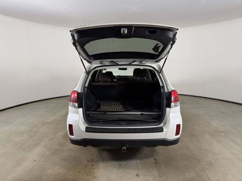 Used 2013 Subaru Outback 2.5i Limited w/ Special Appearance Pkg AWD/4WD image 9