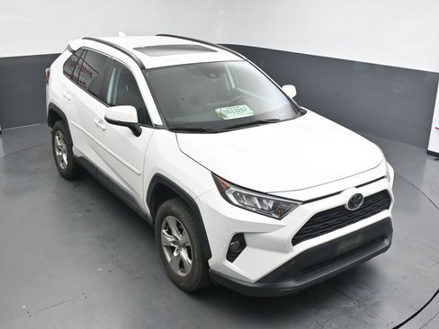 Used 2021 Toyota RAV4 XLE w/ Convenience Package AWD/4WD image 10