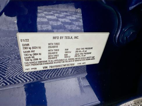 Used 2022 Tesla Model Y Long Range image 12