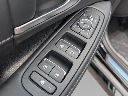 Used 2025 Hyundai Sonata Limited FWD image 14