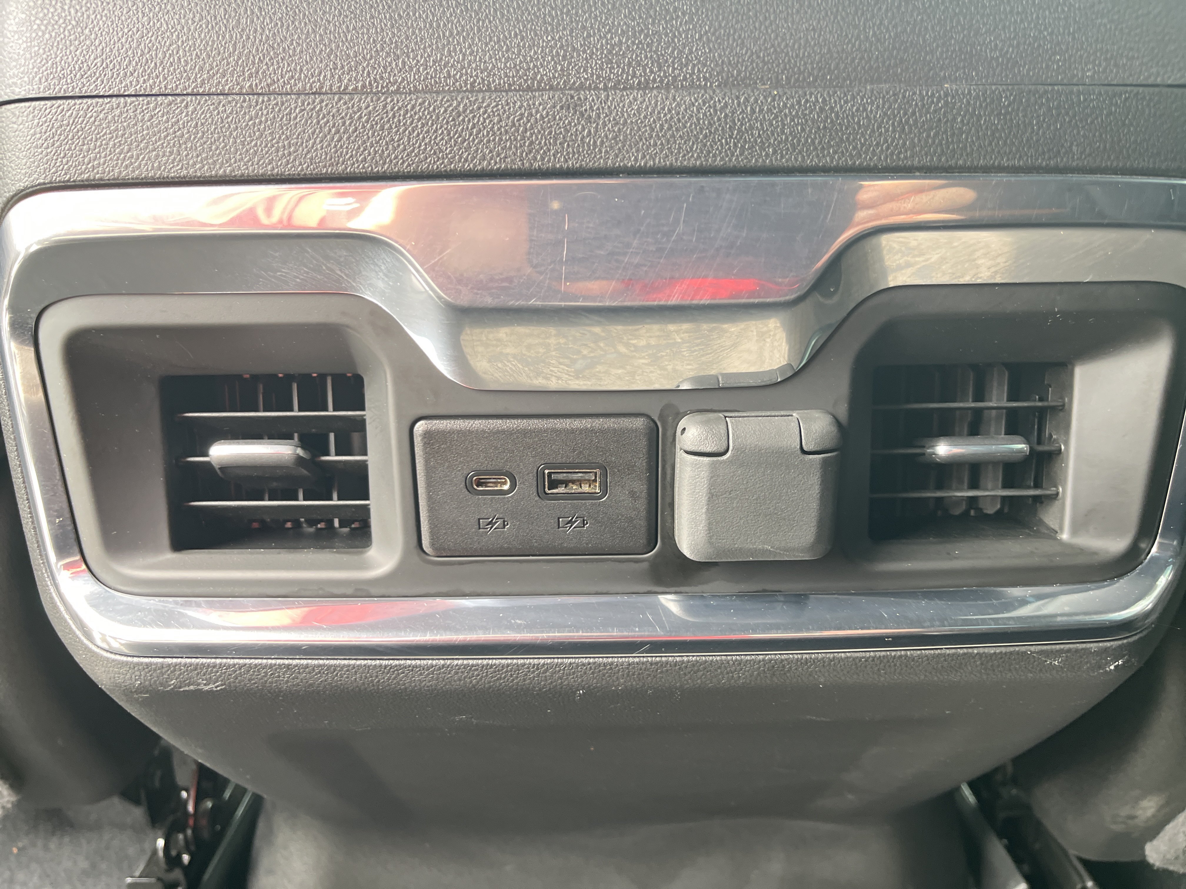 Used 2022 GMC Sierra 1500 AT4 w/ AT4 Premium Package AWD/4WD image 17