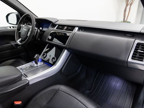 Used 2019 Land Rover Range Rover Sport HST image 13