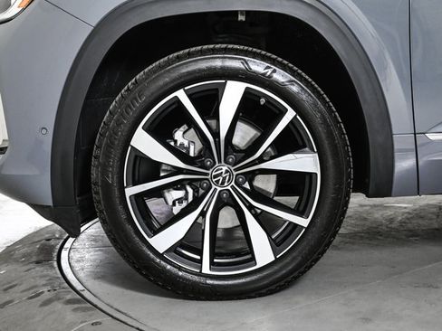 Used 2024 Volkswagen Atlas Cross Sport SEL Premium R-Line image 25