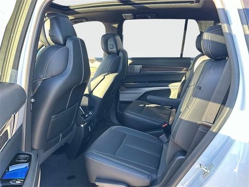 New 2026 Cadillac Vistiq Sport image 11