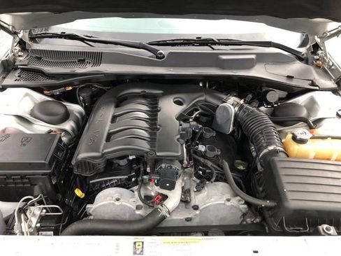 Used 2010 Chrysler 300 Touring image 38