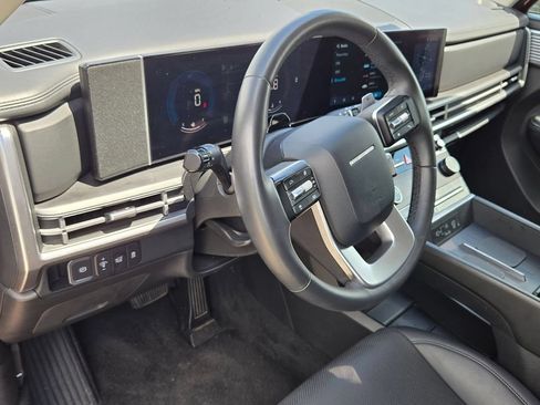 Used 2025 Hyundai Santa Fe SEL FWD image 11