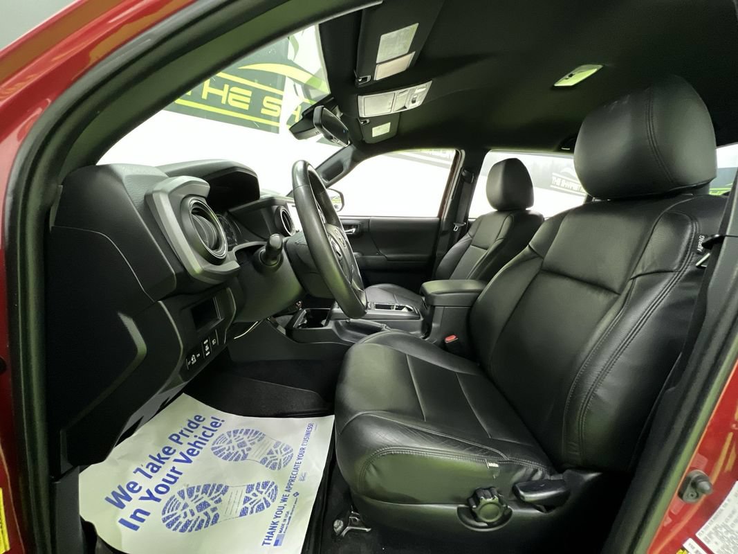Used 2018 Toyota Tacoma TRD Sport AWD/4WD image 17