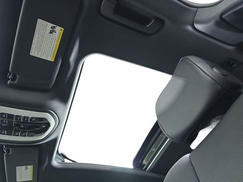 New 2026 Porsche Macan image 28