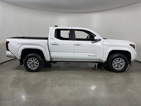 New 2026 Toyota Tacoma SR5 RWD image 2
