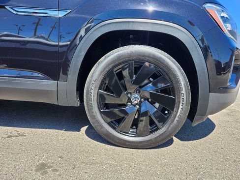 Certified 2024 Volkswagen Atlas Cross Sport SE AWD/4WD image 14