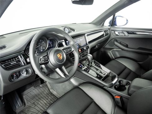 New 2026 Porsche Macan Turbo AWD/4WD image 4