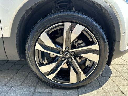 Used 2025 Volvo XC40 B5 Ultra AWD/4WD image 41