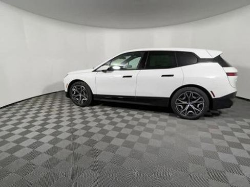New 2022 BMW iX xDrive50 w/ Convenience Package image 9