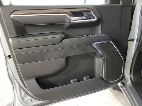 Used 2025 Chevrolet Silverado 1500 LT image 19