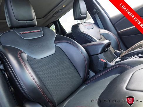Used 2022 Jeep Cherokee Trailhawk w/ Sun, Sound & Nav Group AWD/4WD image 4