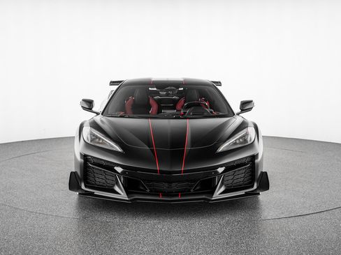 Used 2024 Chevrolet Corvette Z06 w/ Z07 Performance Package RWD image 9