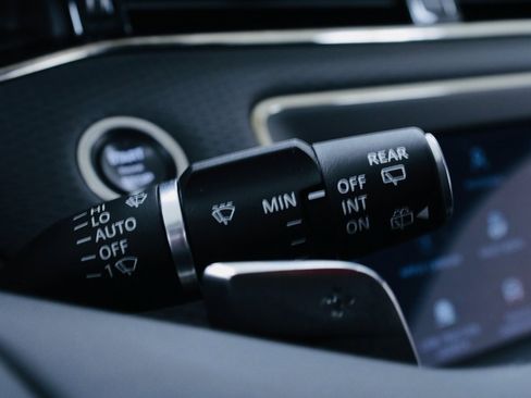 Used 2023 Land Rover Range Rover Evoque R-Dynamic S image 15