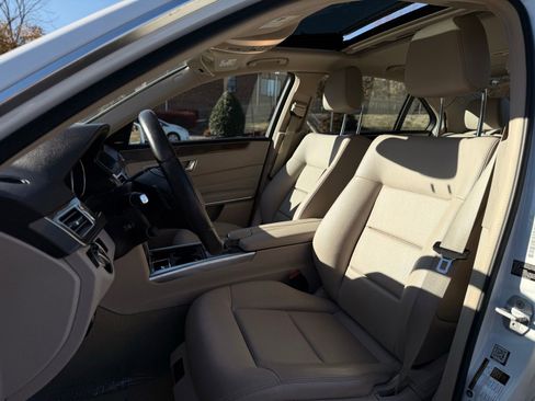 Used 2014 Mercedes-Benz E 350 4MATIC Sedan image 18
