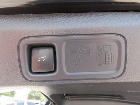 Certified 2024 Ford Expedition Limited RWD image 15