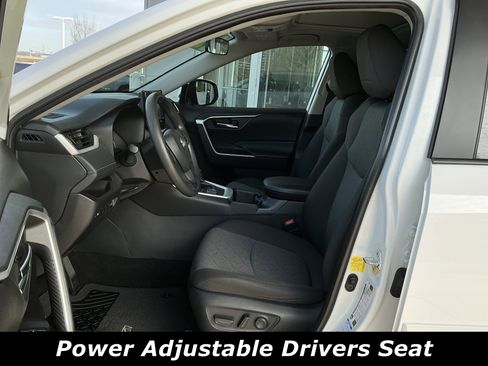 Certified 2022 Toyota RAV4 XLE w/ Convenience Package image 7