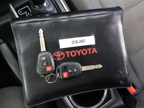 Used 2016 Toyota Tacoma SR5 RWD image 28