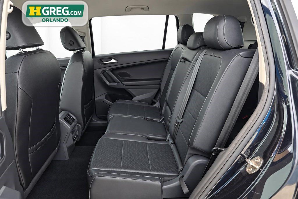 Used 2020 Volkswagen Tiguan SE FWD image 13