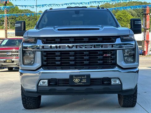 Used 2022 Chevrolet Silverado 2500 LT w/ Convenience Package AWD/4WD image 2