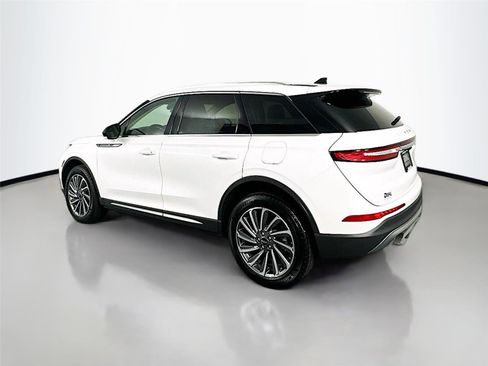 Used 2023 Lincoln Corsair Reserve image 5