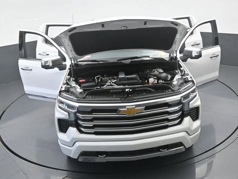 Used 2025 Chevrolet Silverado 1500 High Country w/ Technology Package image 86