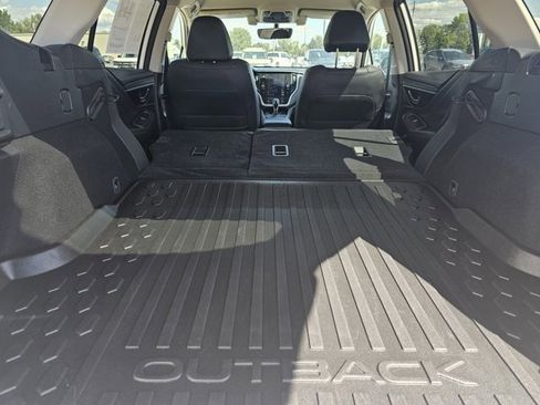 Used 2022 Subaru Outback Limited image 17