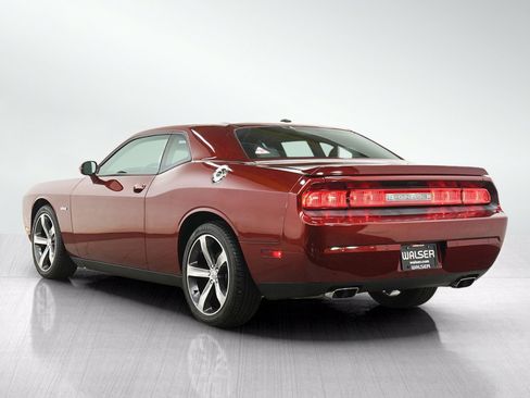 Used 2014 Dodge Challenger R/T RWD image 3
