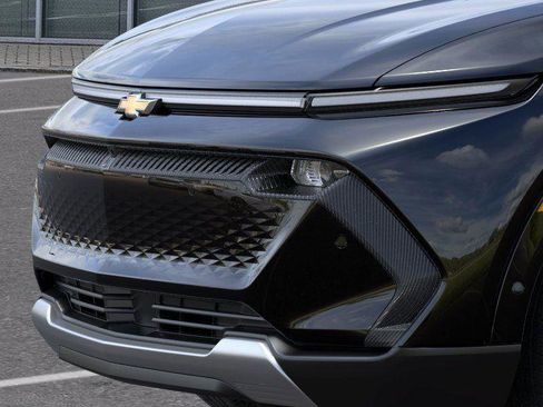 New 2025 Chevrolet Equinox EV LT image 13