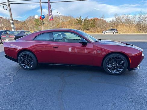 Used 2025 Dodge Charger R/T w/ Quick Order Package 25M R/T image 2