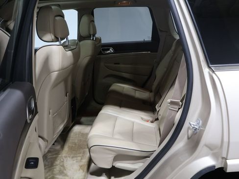 Used 2015 Jeep Grand Cherokee Overland w/ Advanced Technology Group image 20