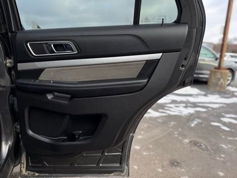 Certified 2017 Ford Explorer XLT w/ Equipment Group 202A image 17