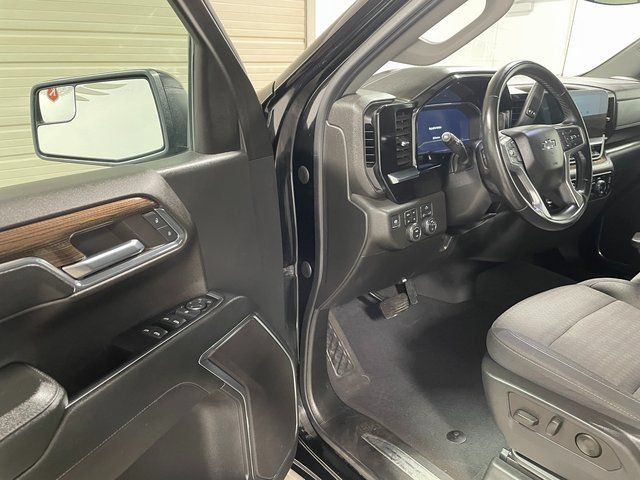 Used 2023 Chevrolet Silverado 1500 RST w/ Z71 Off-Road Package AWD/4WD image 10