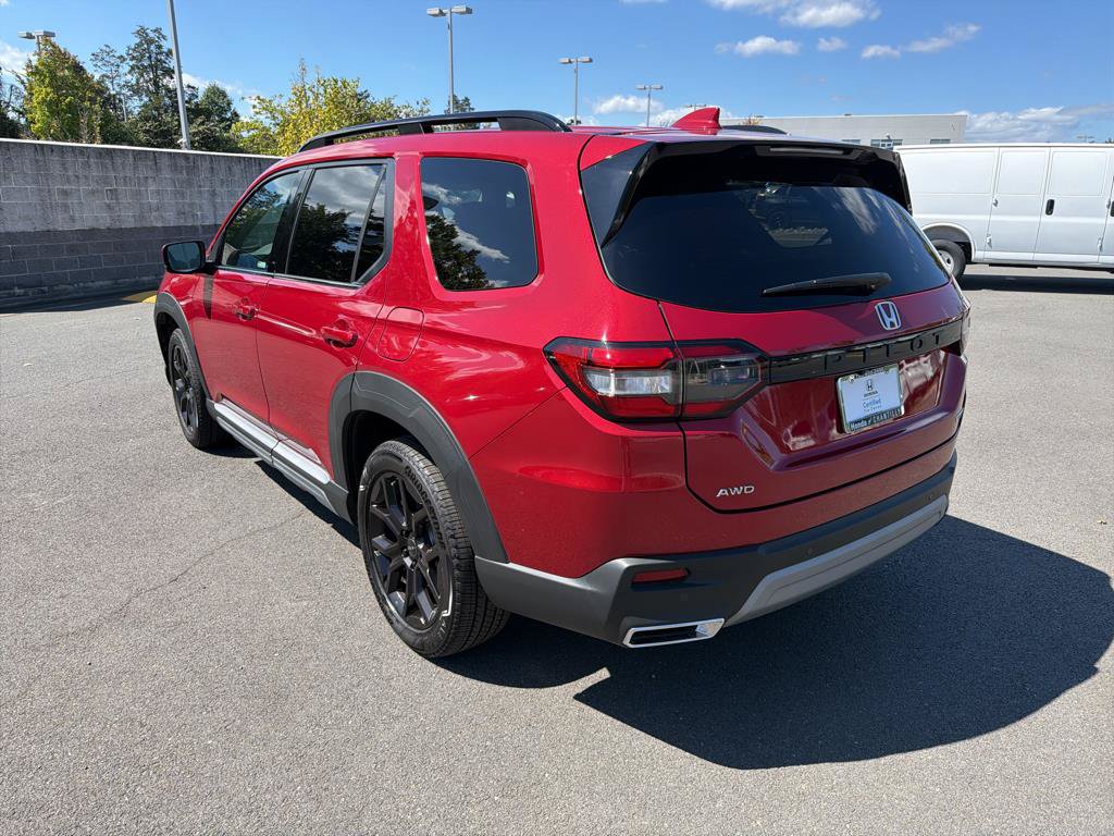 Used 2025 Honda Pilot Touring image 5