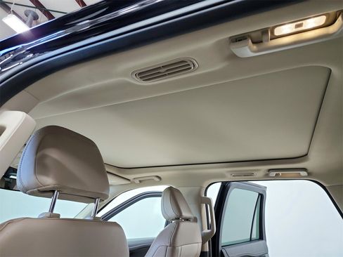 Used 2023 Ford Expedition Limited image 22