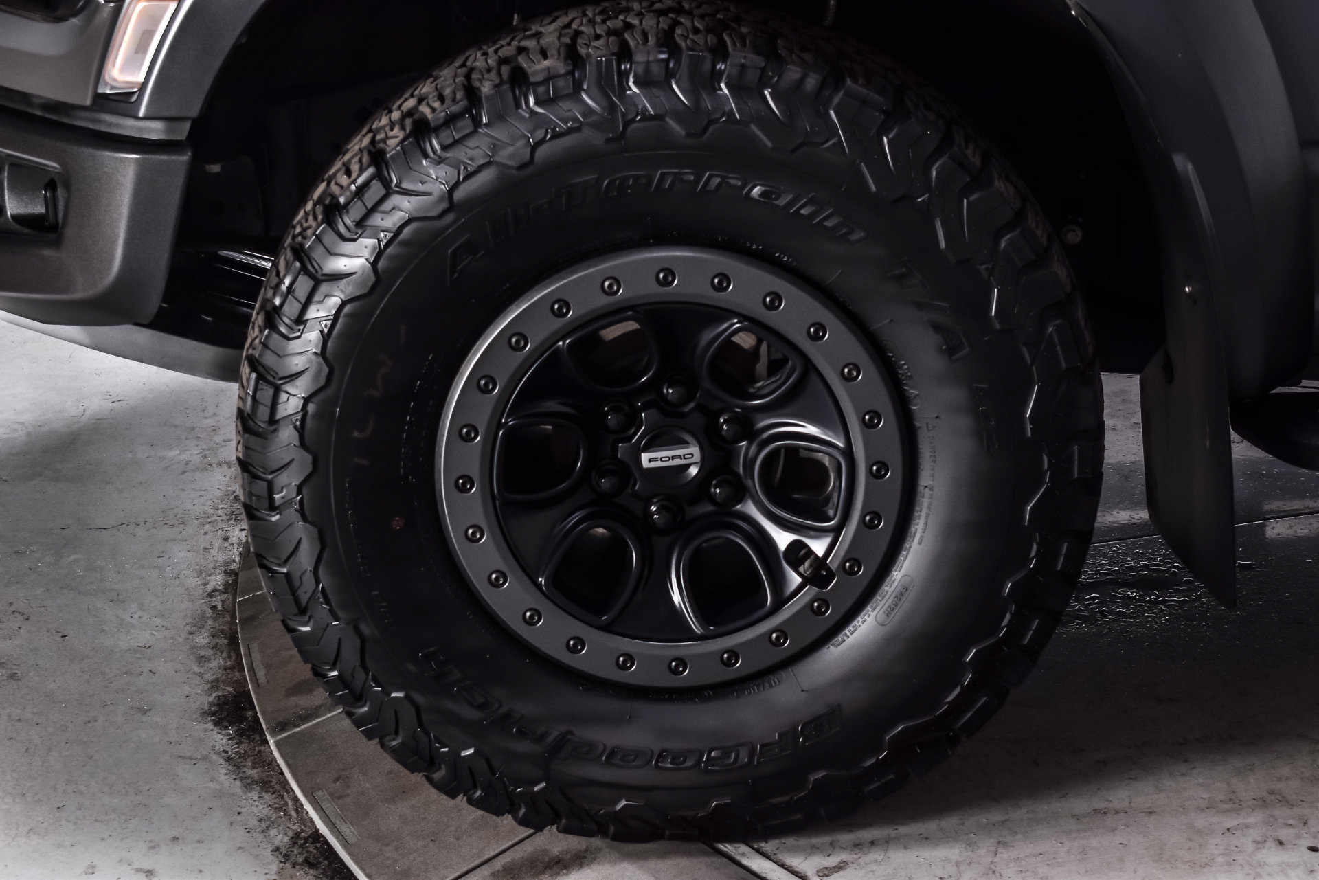 Used 2021 Ford F150 Raptor w/ Equipment Group 801A High AWD/4WD image 7