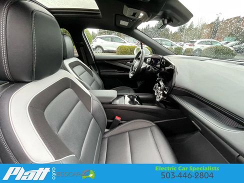 Used 2024 Chevrolet Blazer EV LT image 54