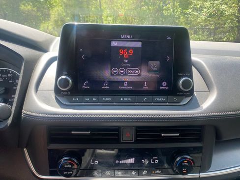 Certified 2024 Nissan Rogue SV AWD/4WD image 27