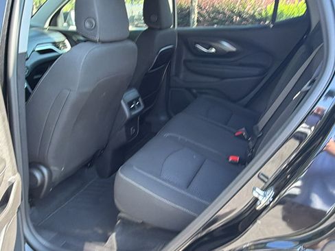 Used 2024 GMC Terrain SLE AWD/4WD image 23