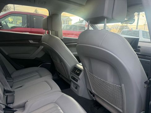 Used 2021 Audi Q5 2.0T Premium w/ Convenience Package image 17